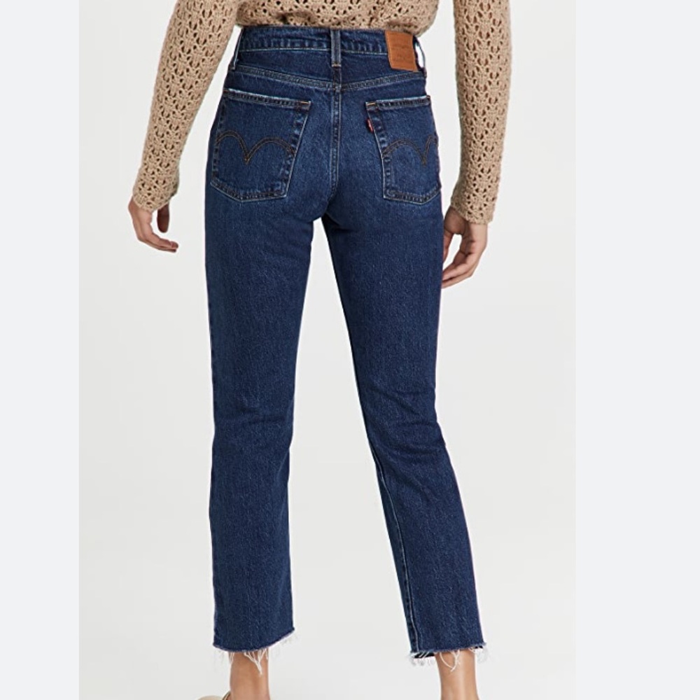 Levis wedgie ankle jeans in 29